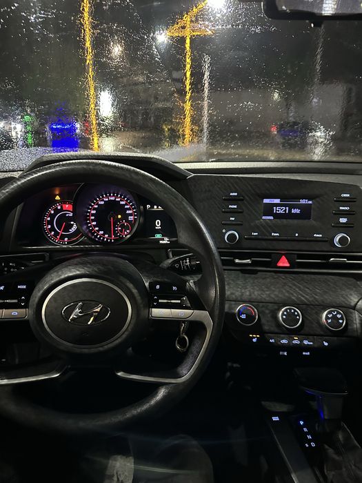 Hyundai Elantra 2021 yil kraskasi toza