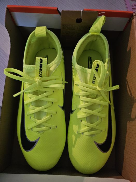 Бутонки найк чисто нови