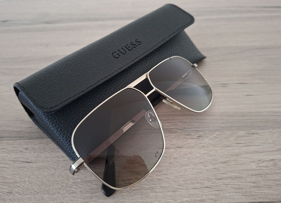 Мъжки слънчеви очила Guess GU00026-10B, като нови! 

Здравейте! Разделям се с мъжки