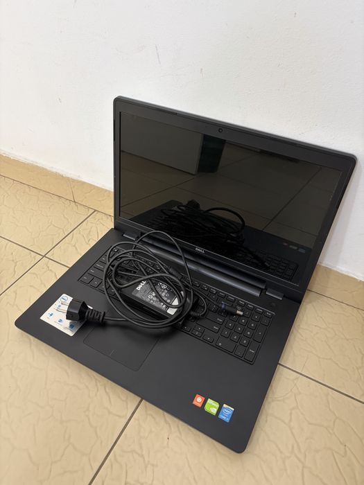 Dell Inspiron 17 5000 Series defect