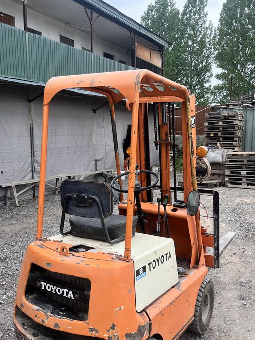 Вилочный погрузчик Toyota