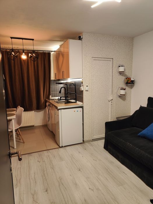 Garsoniera de vânzare zona Apărătorii Patriei