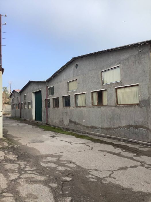 Производственная база с общей площадью 1.05 гектара.