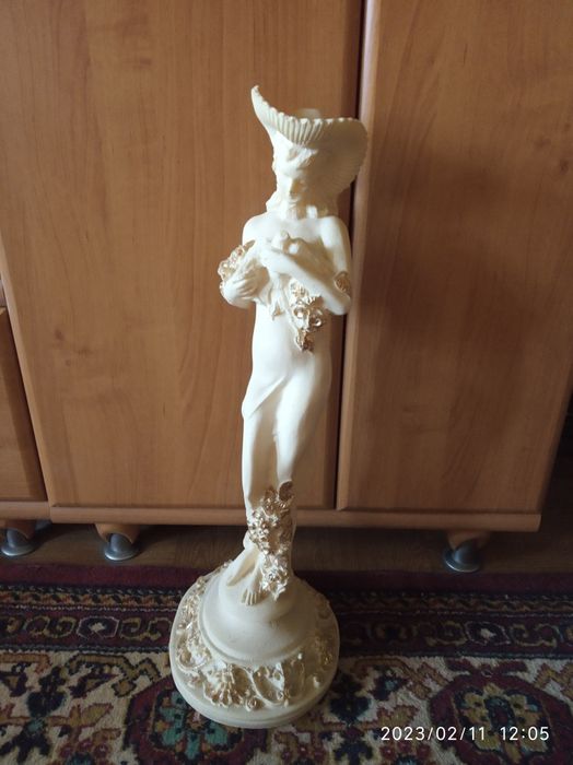 Продам статуэтку.