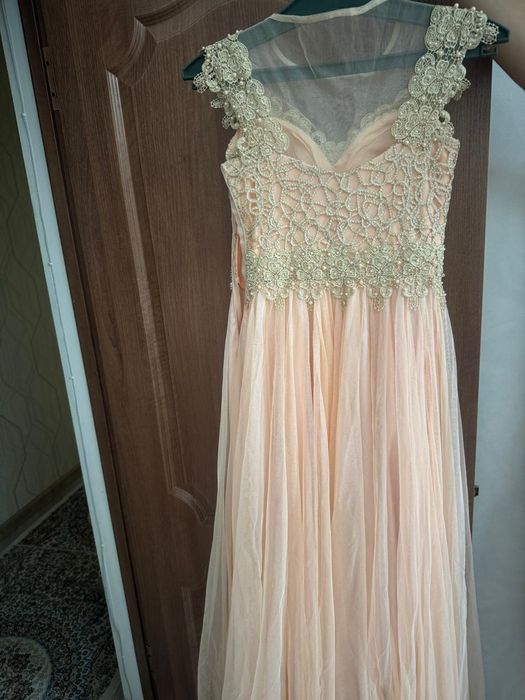 Продаю вечерний платье