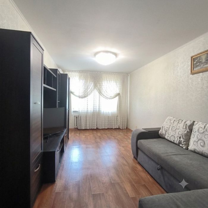 Продам 2 ком квартиру в центре