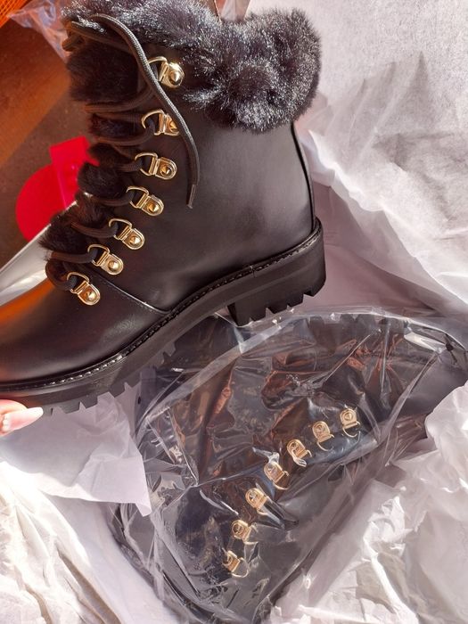 Обувки на GUESS (ботуши и маратонки)