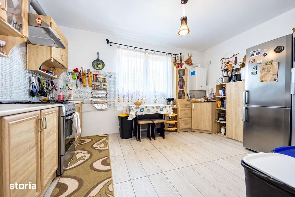 Vila duplex 5 camere  2 bai S =  145 mp + teren 360 mp Lunca Cetatuii