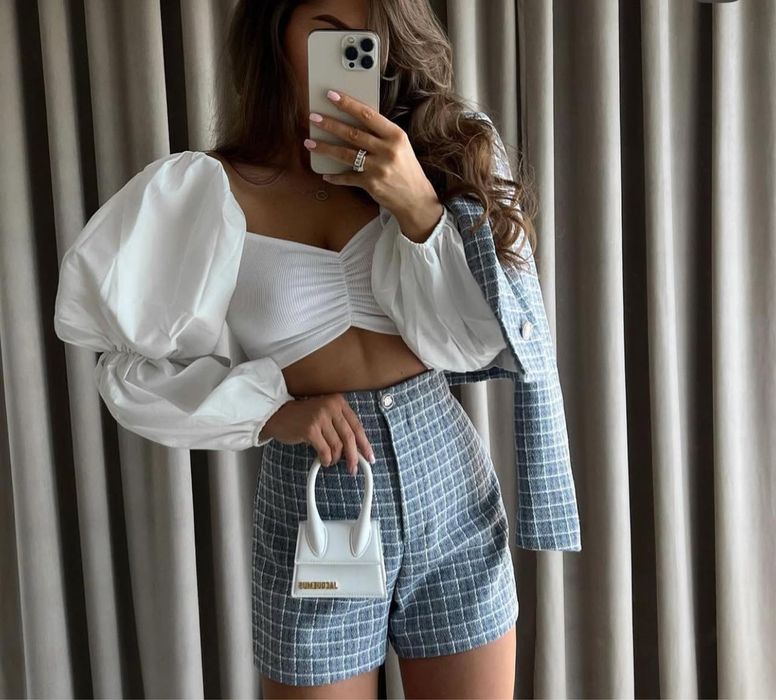 Комплект късо сако и панталонки Зара