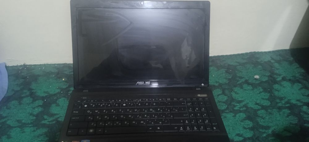 Noutbuk asus bir yil ishlatilgan
