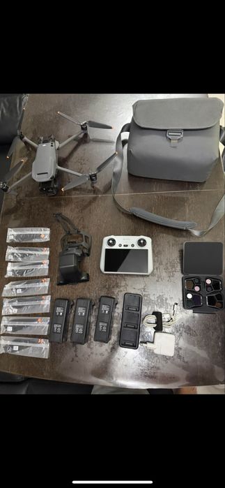 Продавам DJI Mavic 3 Pro Fly More Combo (DJI RC) – Отлично състояние + Подарък ND филтри