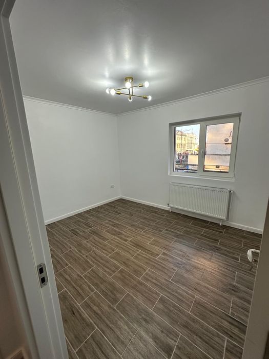 Inchiriez apartament 2 camere.