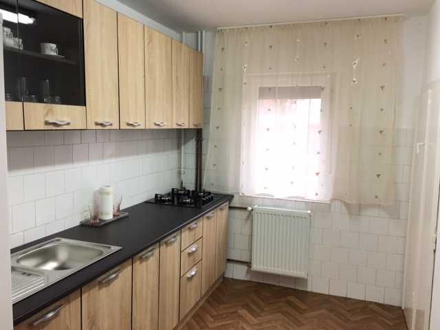 Apartament 3 camere de inchiriat Arad, zona Orizont - Proprietar