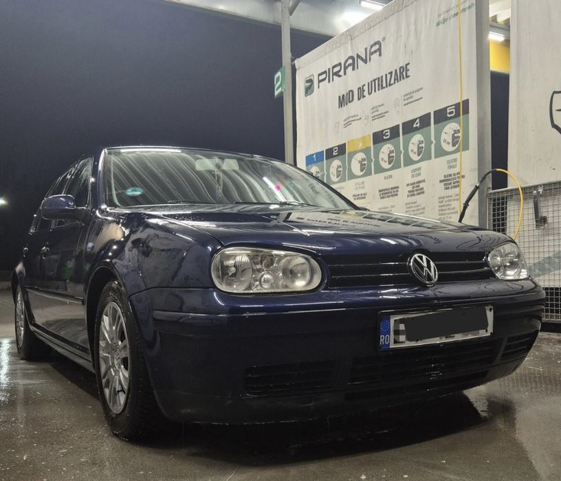 VOLKSWAGEN Golf 2000