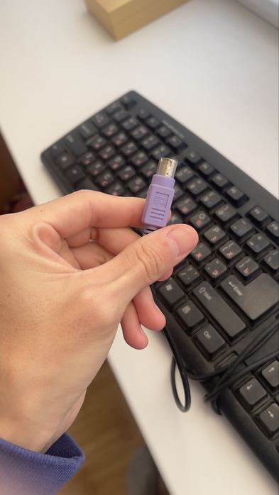 Продается монитор и клавиатура