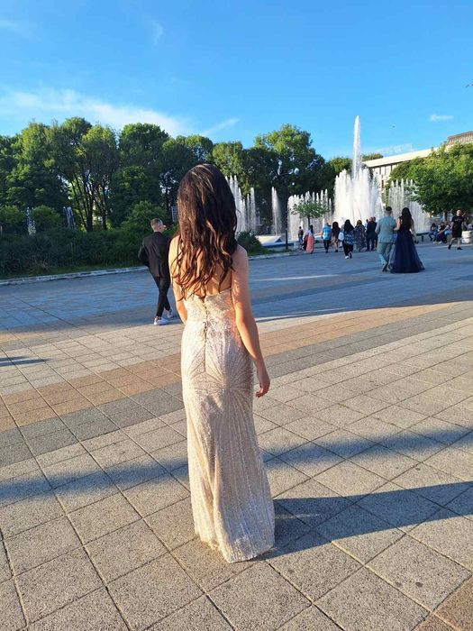 Продавам бална рокля Amalia Silver на модната къща Caviar Couture