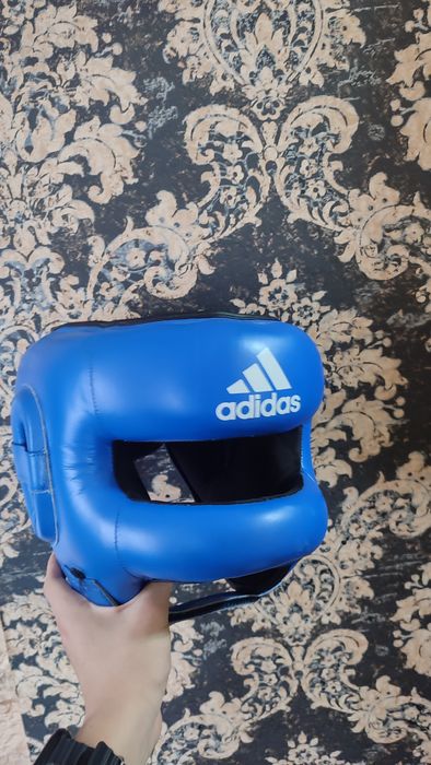 Продам срочно боксерский шлем Adidas