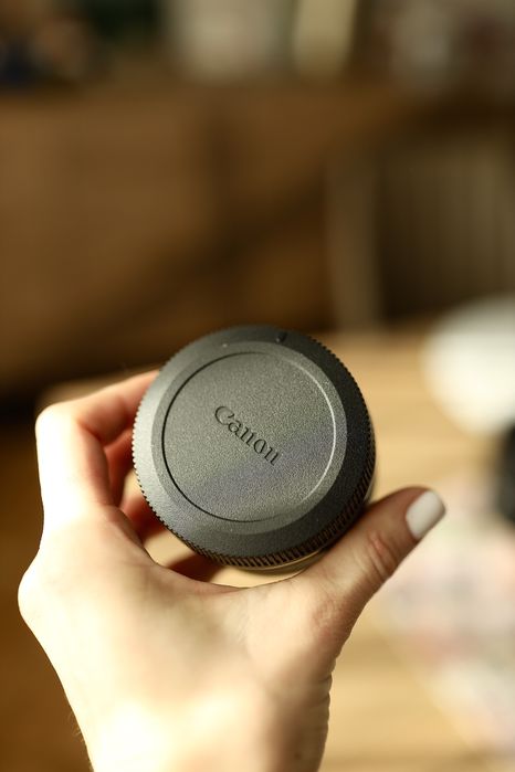 Обектив Canon RF 50 мм f/1.8 STM