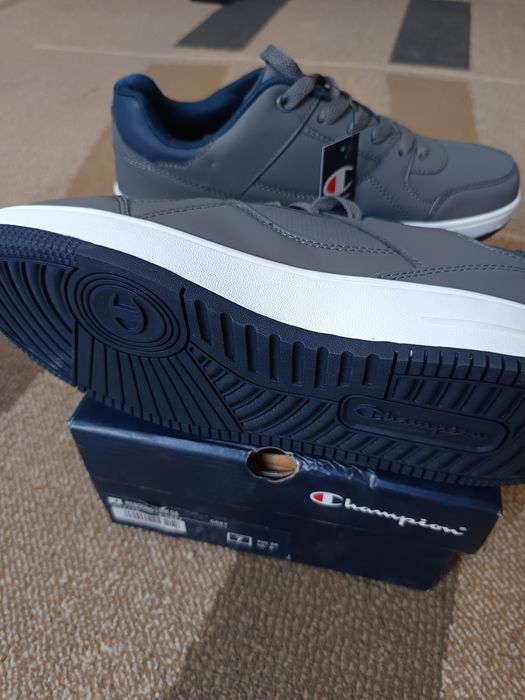 Pantofi Champion noi nr 39