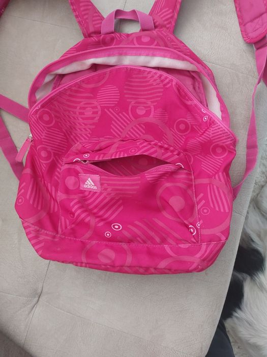 Раница адидас,използвана