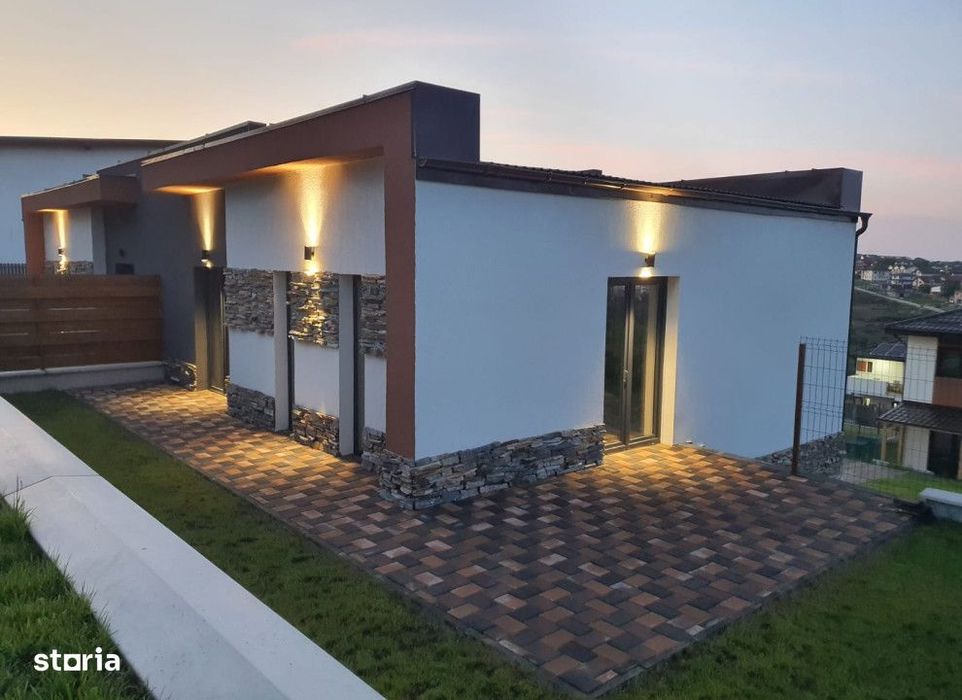 Apartament tip duplex,80mp+30mp teren+2 parcari-Valea AdancaCod:154680