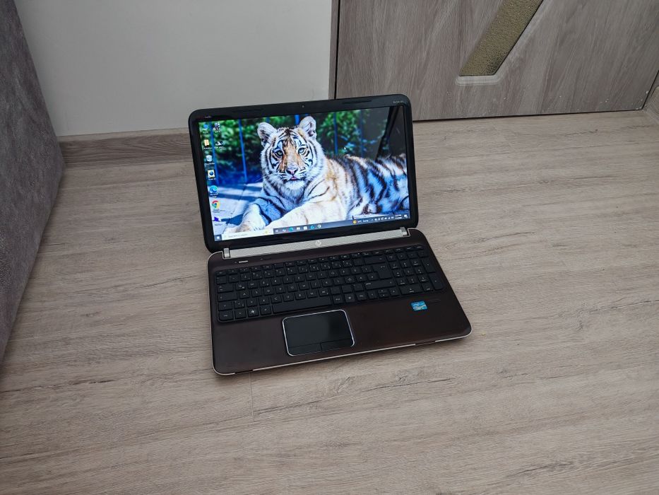HP Pavilion cu i7 și 2gb placa video