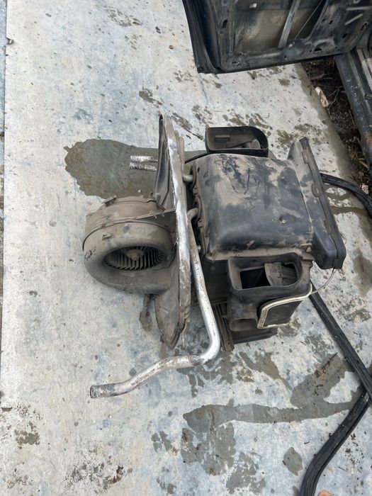 Запчасти на Мерседес w124