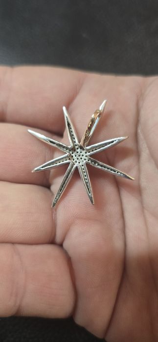 Pandant  aur cu diamante