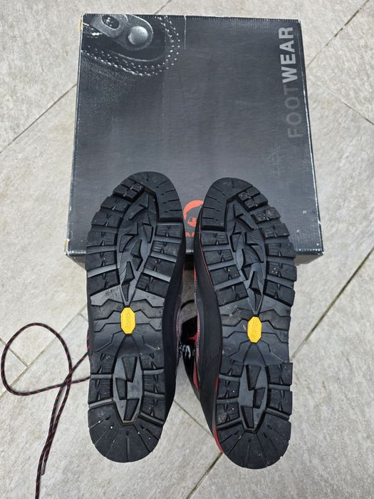Vând bocanci iarna Mammut advanced high gtx