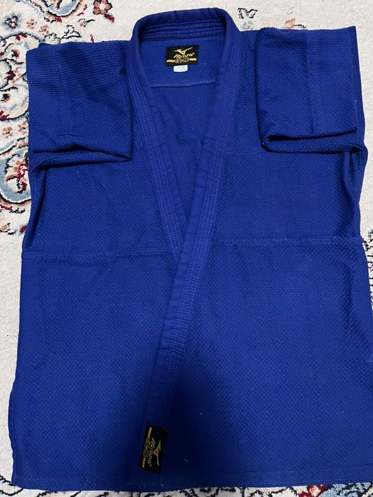 Синий кимоно Дзюдо
