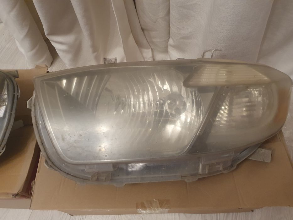 Фары для Toyota Highlander