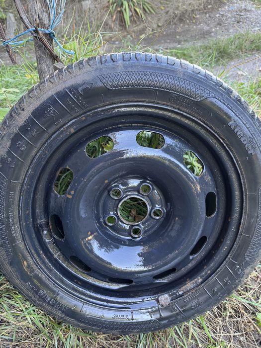 Продавам 4 броя железни джанти 15 цола за Golf 4 с гуми зимни195/50/15