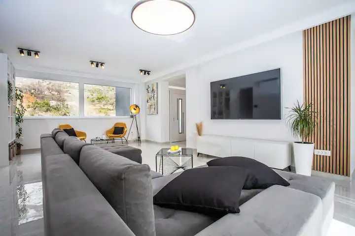 Prima inchiriere,casa 140mp,imobil nou,utilata,mobilata complet,terasa