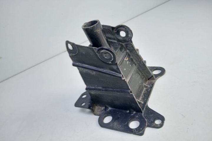 Suport cap lonjeron dreapta fata  8P0807134 Audi A3 8P/8PA (facelift)