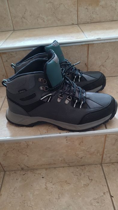 Зимни туристически обувки номер 44