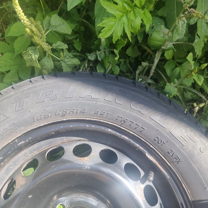 Продам зимние шины R14 в комплекте с дисками
