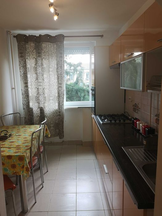 Inchiriez apartament Podgoria