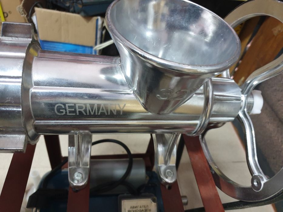 Месомелачка алуминиева 32 с монофазен двигател