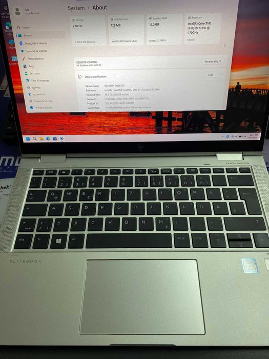 Laptop HP Elitebook x360 1030 G3 | i5-8350U 8th gen } 16GB Ram | 256 GB SSD | Touch