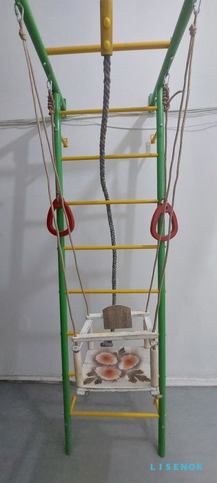 Шведская стенка турник