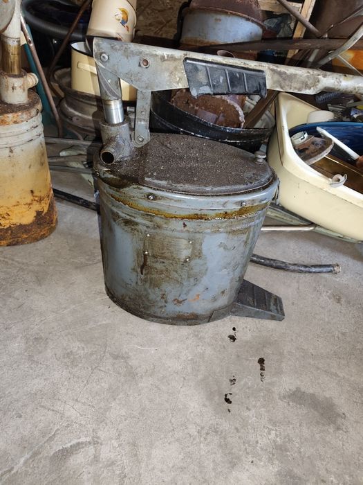 Продам нагнеталь смазки