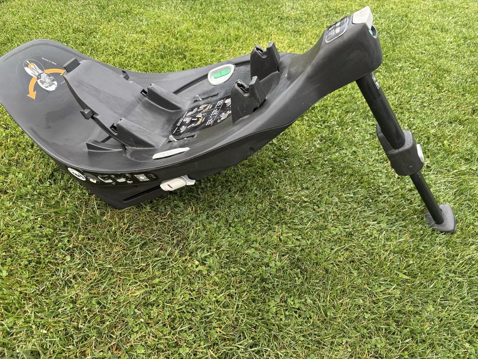 Столче за кола + база Cybex Sirona