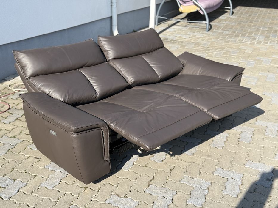 Vand canapea electrica de piele natura de culoare maro