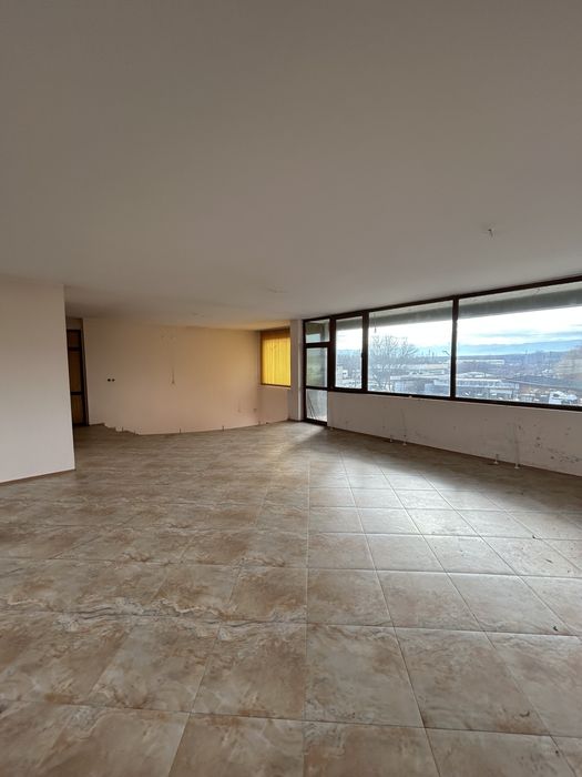 Продава се Многостаен апартамент в Севлиево - 291 кв.м за 631 €/кв.м - Снимка #13