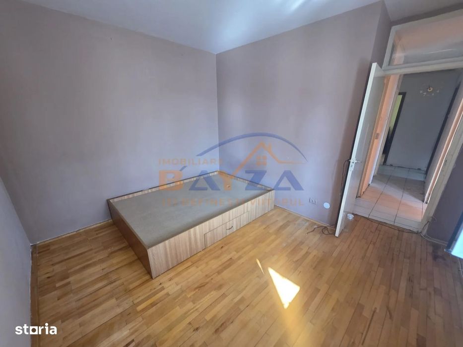 Aleea Mărăști, apartament 3 camere decomandat, etaj 2, garaj exterior