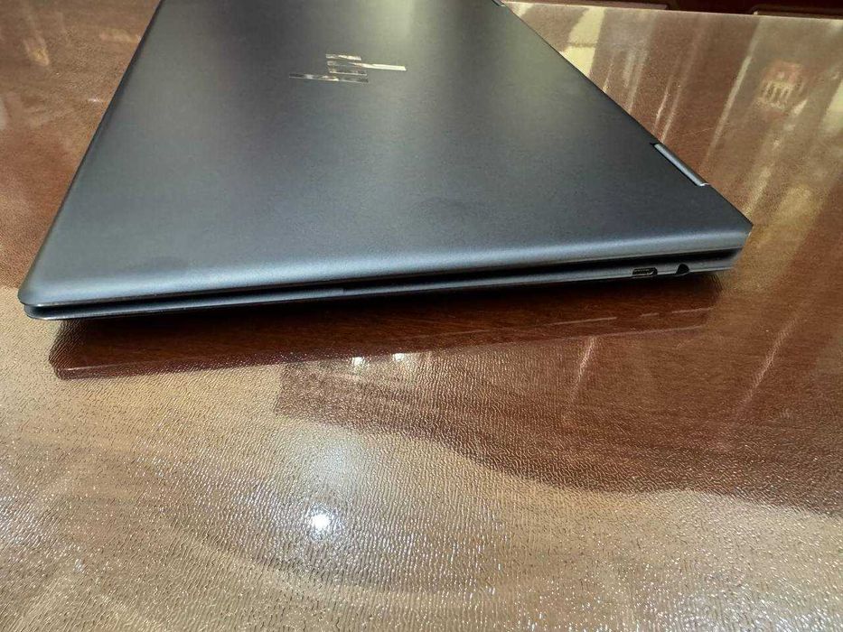 HP Spectre x360 16-f0xxx / Intel Core i7 / 16GB / 512GB SSD