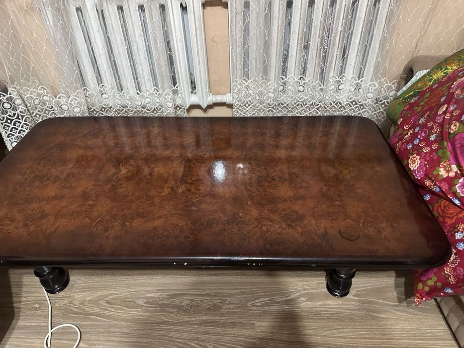 Продам стол б/у дерево