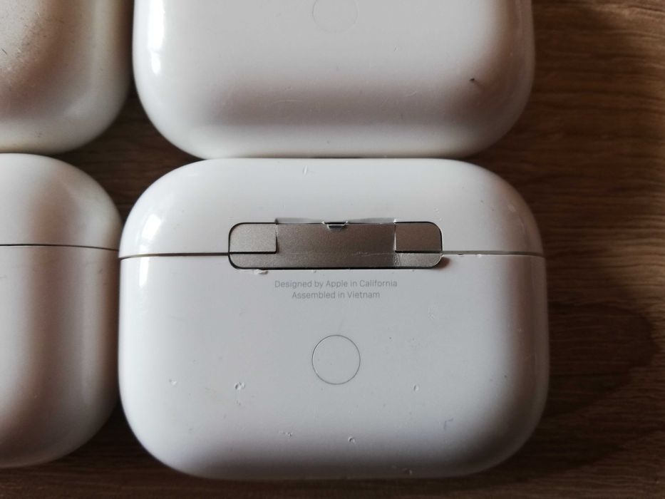 Лот от 4 броя Apple Airpods 3