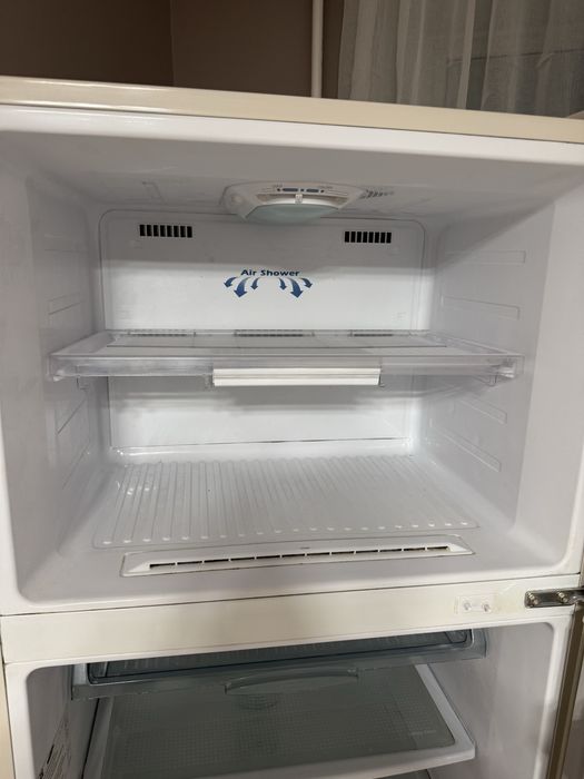 Холодильник Samsung