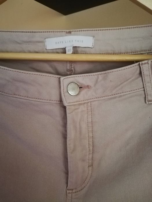 Vând blug damă, culoare roz pal prăfuit, skinny, mărimea 40